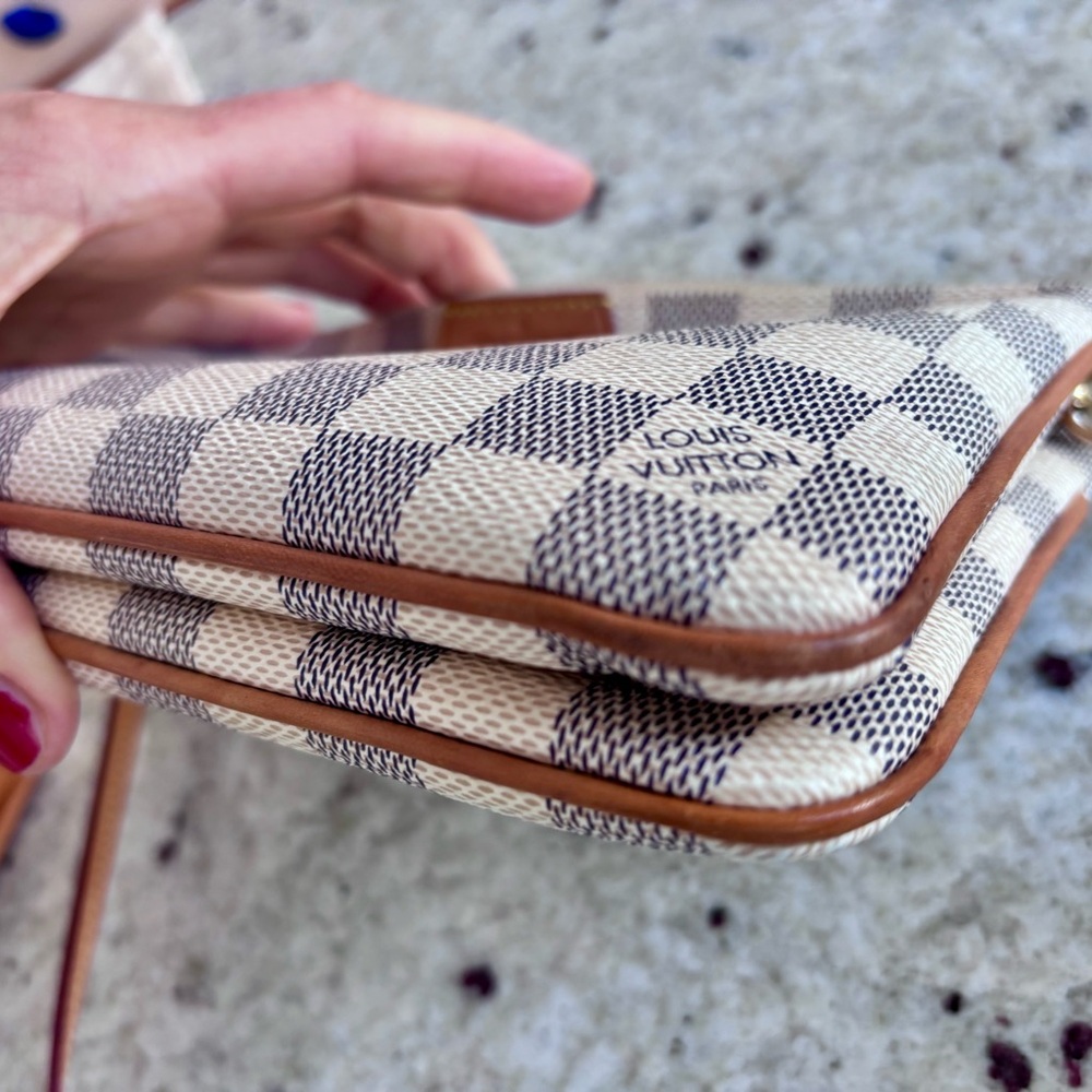 Louis Vuitton Double Zip Pochette Damier Azur - Picture 14 of 16